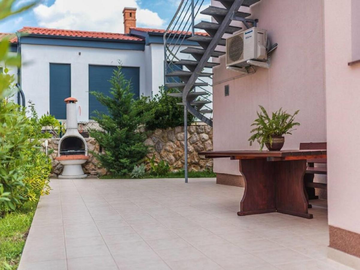 Apartment F-3 Klimno Luaran gambar