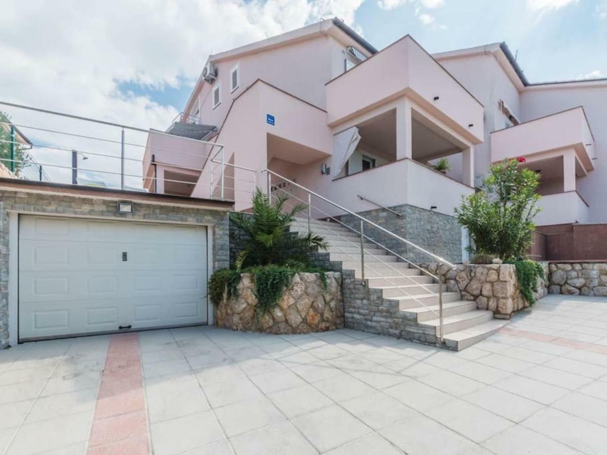 Apartment F-3 Klimno Luaran gambar